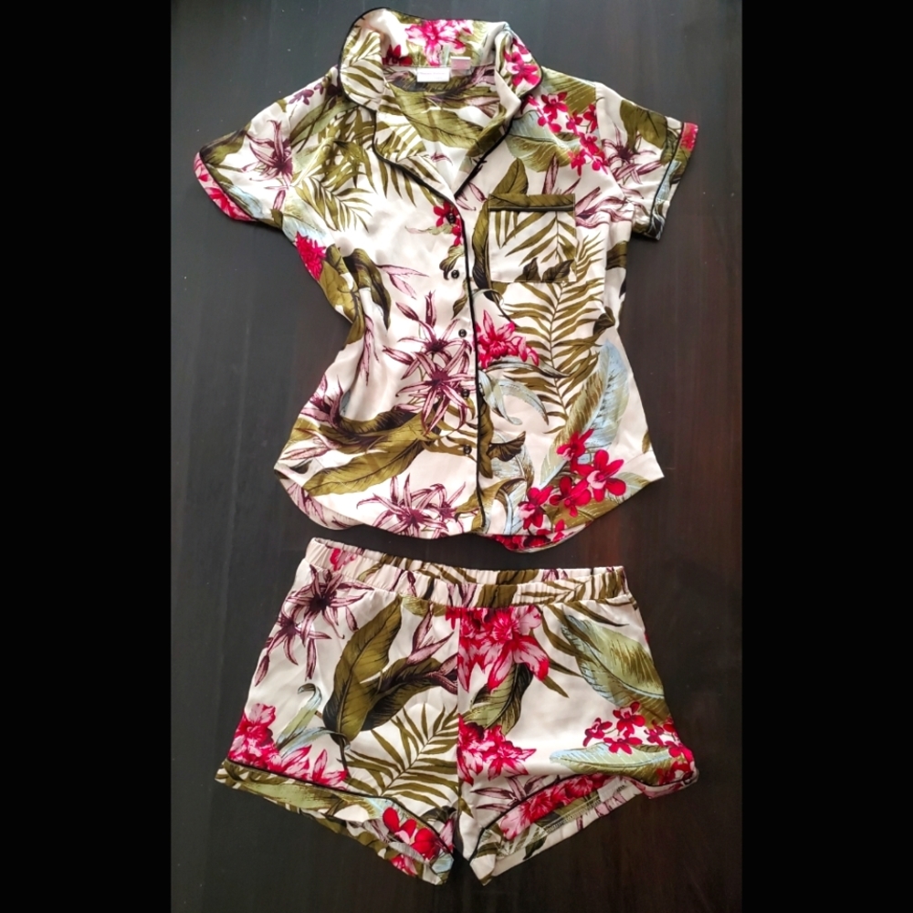 Tommy Bahama sleepwear